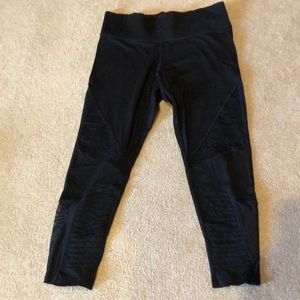 Pink Victoria’s Secret Ultimate capri leggings